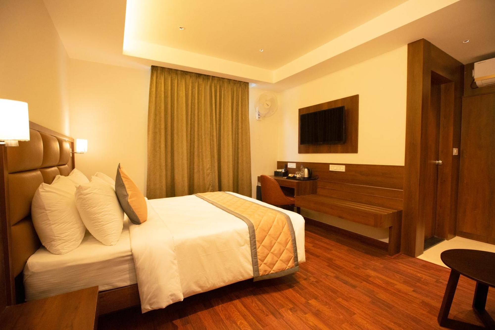 Golden Fortune Inn Hotel Bangalore Exterior foto